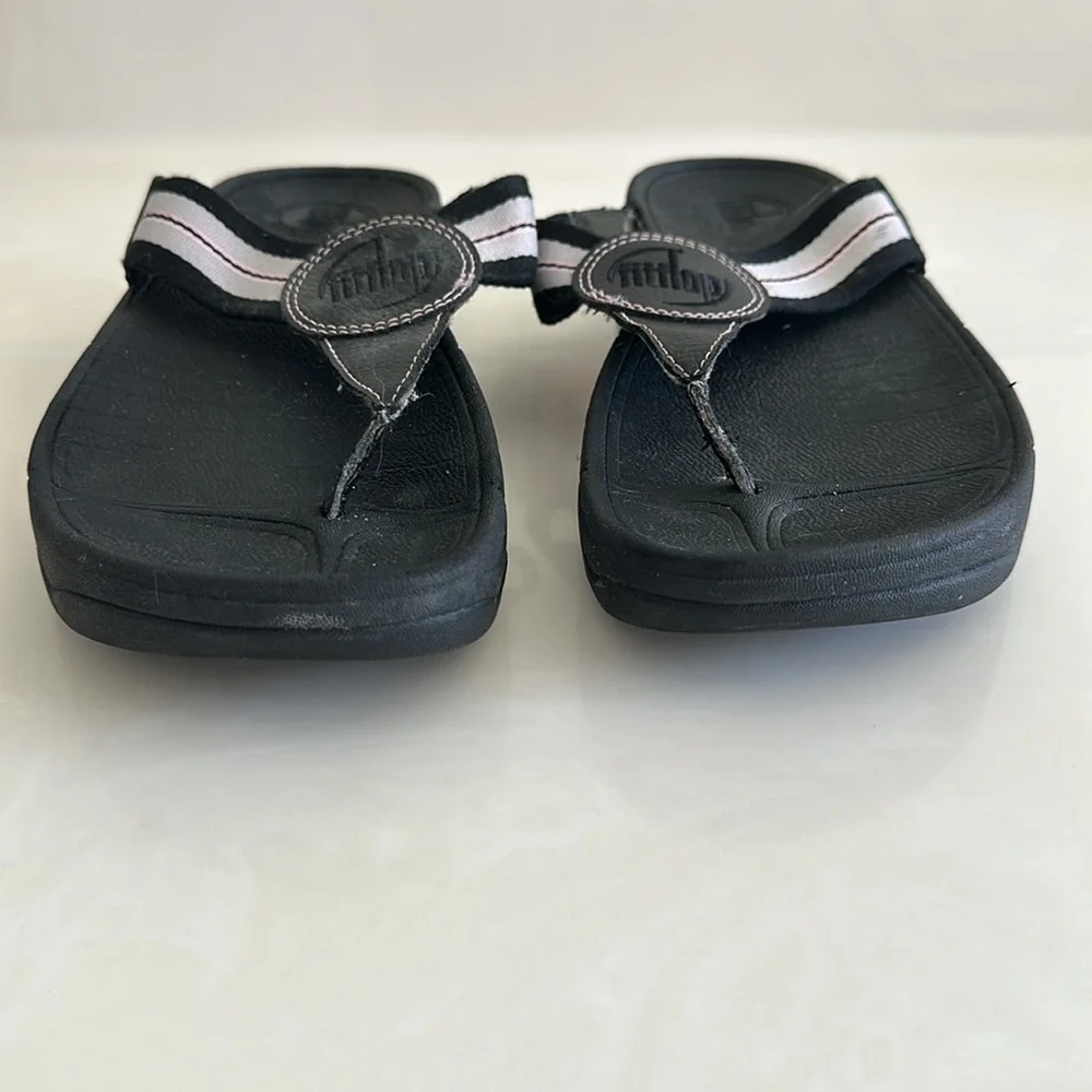 FITFLOP Thong Sandals Size 7 Black